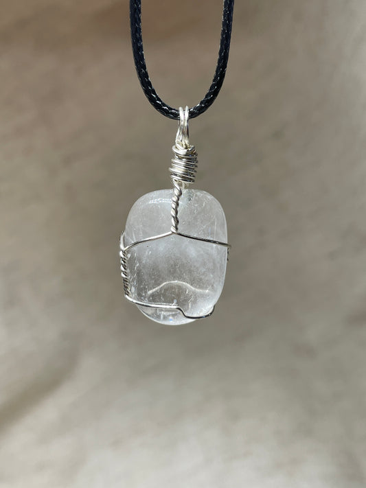 Clear quartz tumble pendant