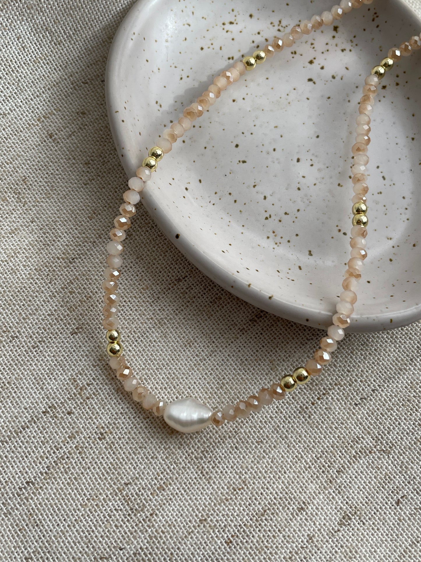 Faux pearls beaded necklace