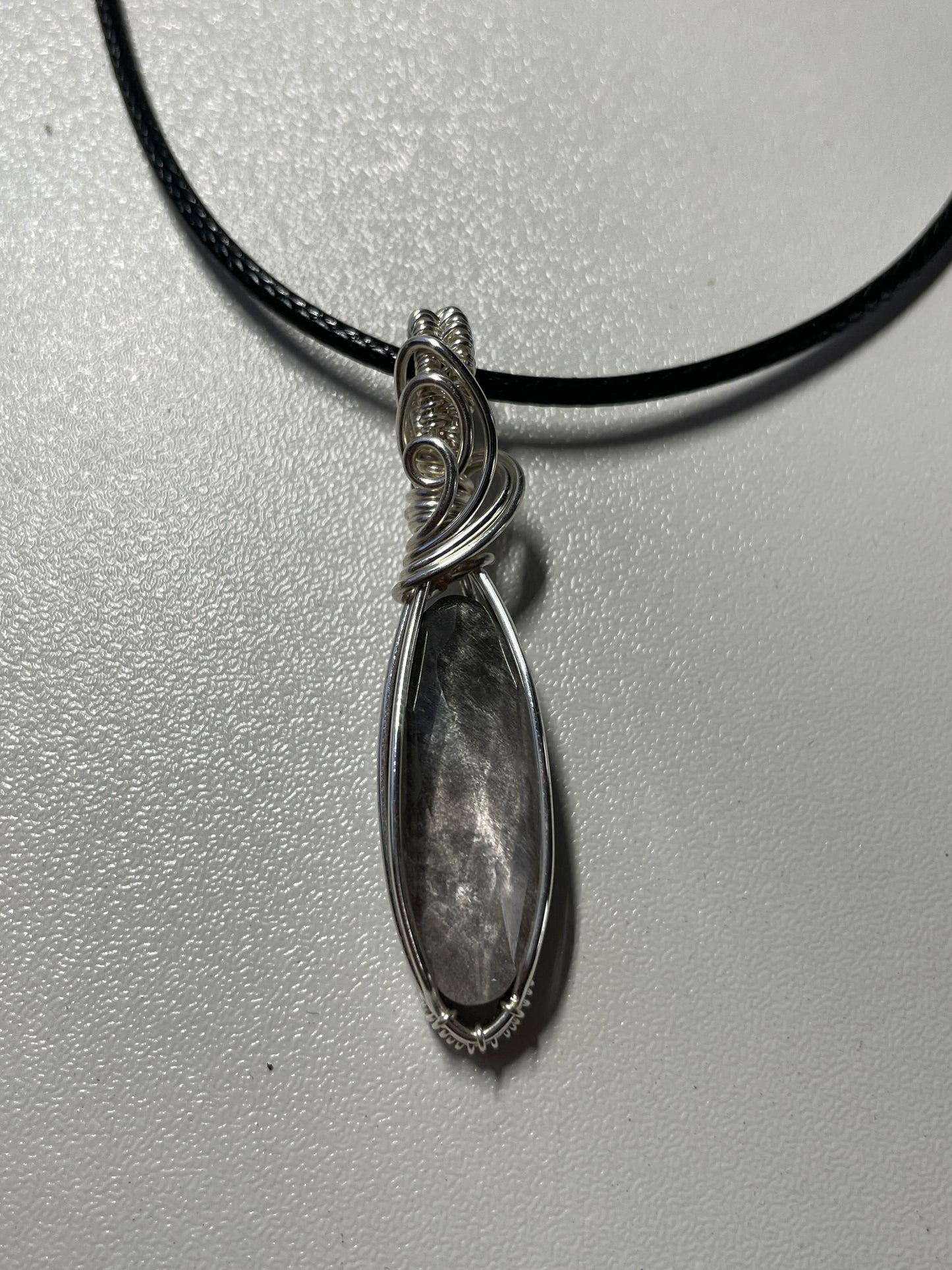 Silver obsidian pendant (silver)