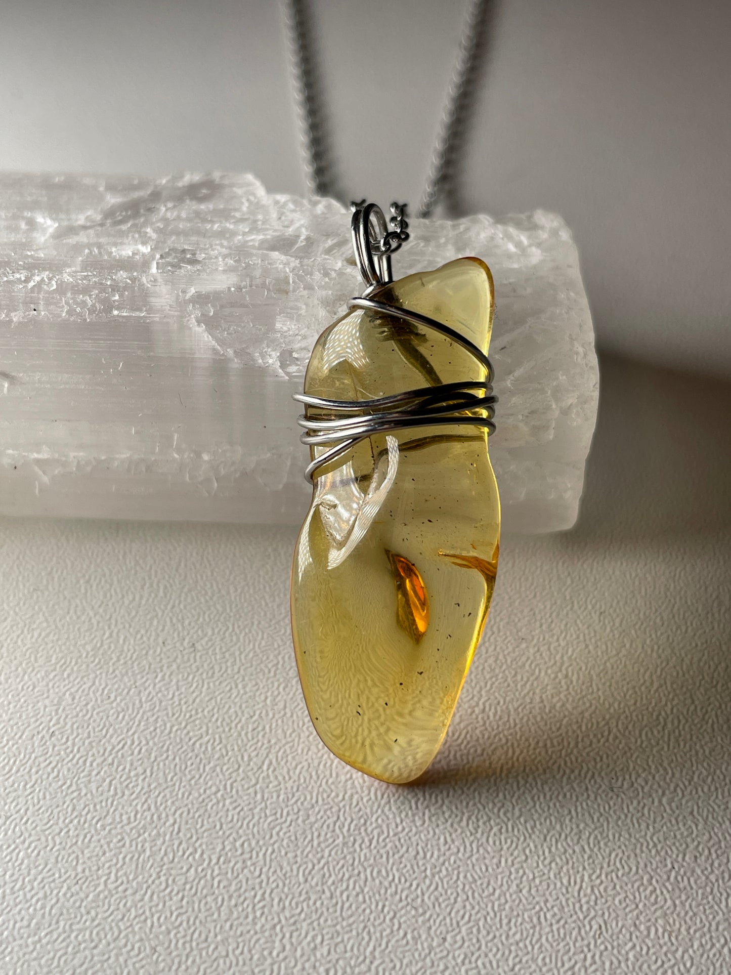 Amber necklace (stainless steel)