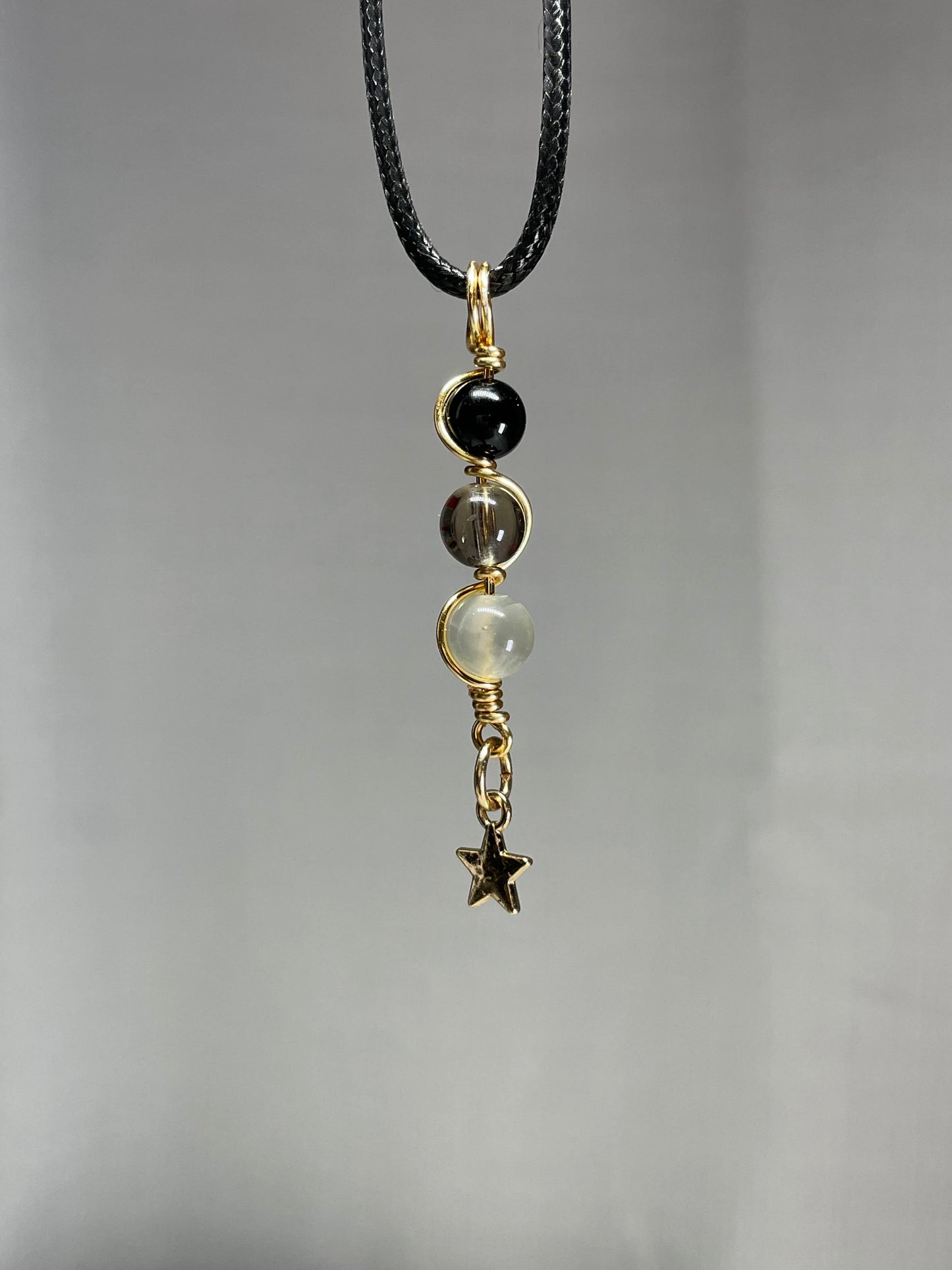 3- bead pendant with star